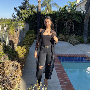 Meet your Posher, Evrena